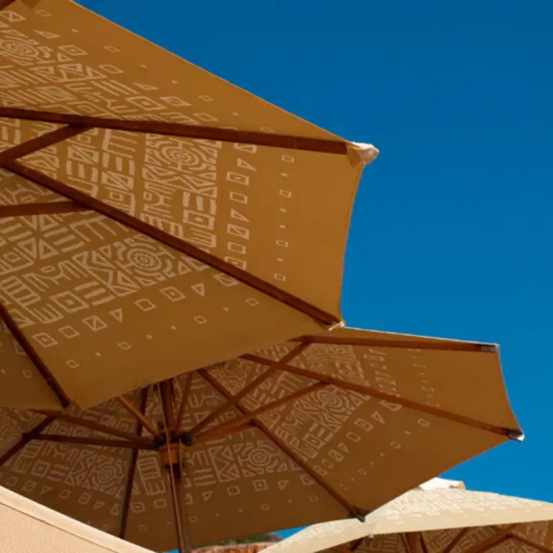 Individuell bedruckter Sonnenschirm