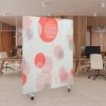 Mobiler Raumtrenner mit Rollen