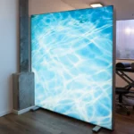 Mobiler LED-Raumtrenner in einer Praxis
