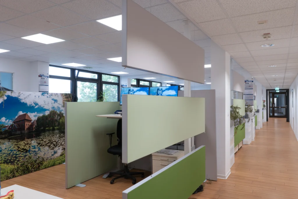 Akustikbaffel im Utz-Group-Headquarter