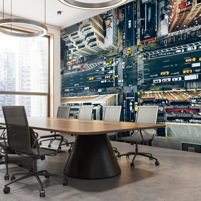 Vollflächige Wandbespannung mit großem Foto-Textildruck in einem Meetingraum