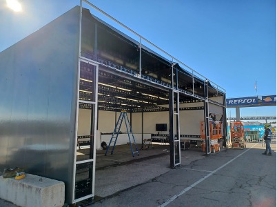 Rennstall Geruest Formal E ohne bedrucktes Tuch