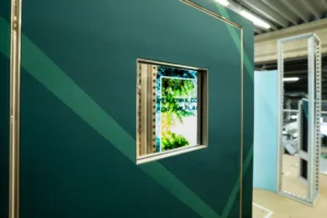 Der mit LEDs beleuchtete CCS Light Frame Textilspannrahmen