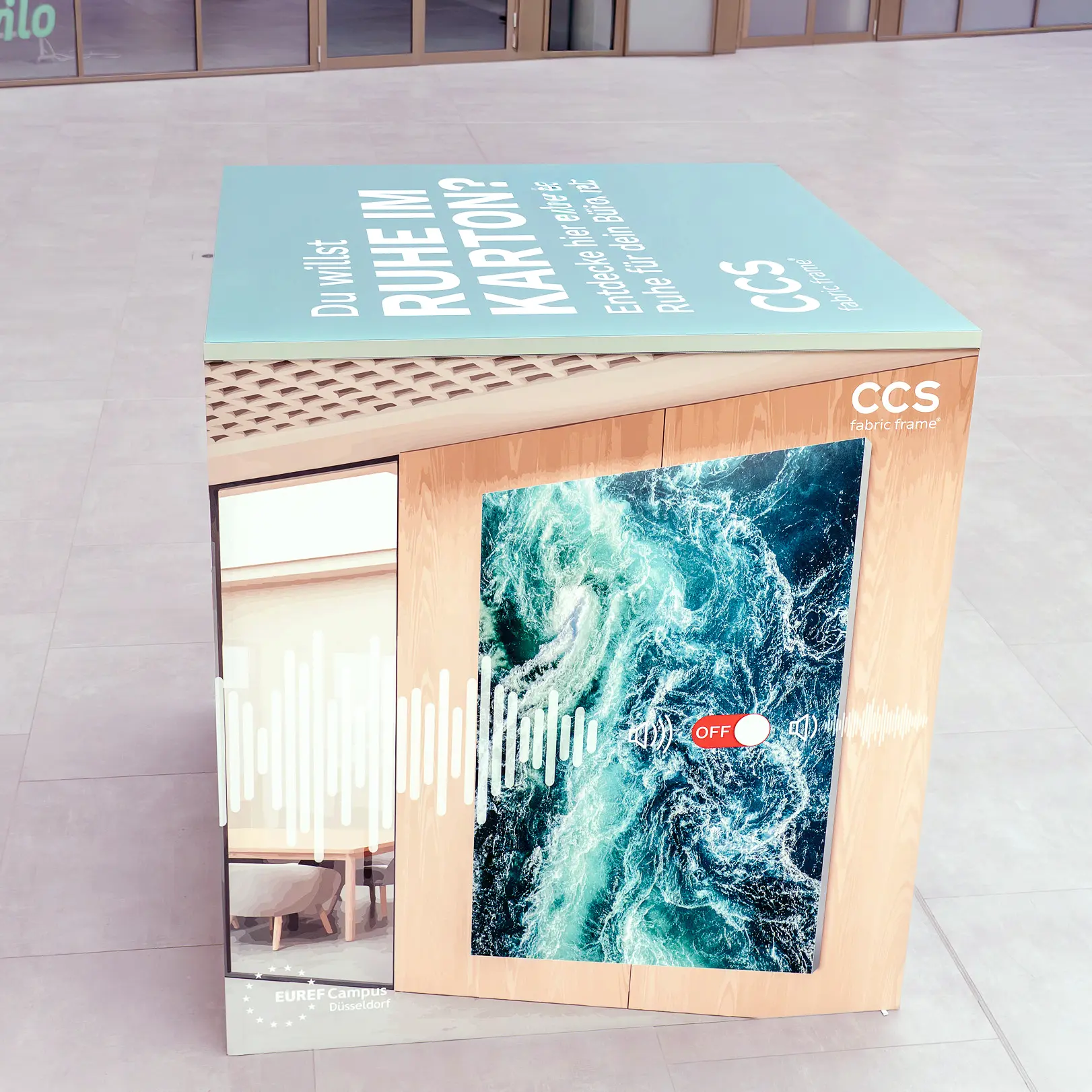 CCS Experience Box aus Textilspannrahmen mit individuellen Drucken und Schallschutz